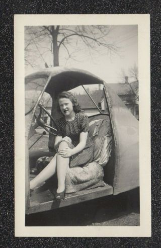 Risque Vintage 1940s,  Pretty Gal Posed In Strange Old Car 23