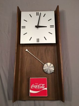 Vintage Antique 1974 Coca - Cola Coke Benco Industr G016 Cca366 Pendulum Clock
