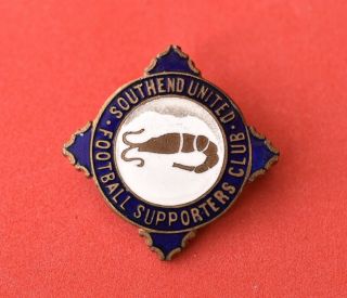 Vintage Southend United Football Supporters Club Enamel Pin Badge.  Rare
