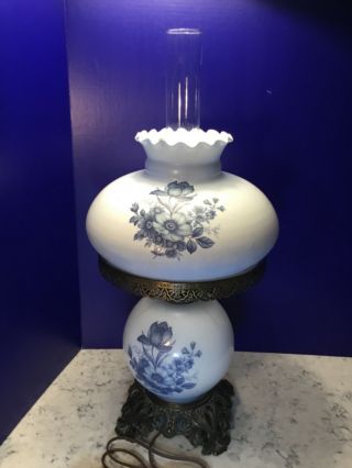 Vintage Blue Gwtw Gone With The Wind Table Lamp Hurricane Milk Glass Gim - 1972