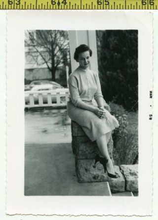 Vintage 1958 Photo / Lovely Young Woman In Tight Skirt & Sweater High Heel Pumps
