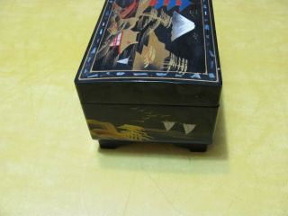 Vintage Japanese Hand Painted Black Lacquered Abalone Inlay Jewelry Box. 3