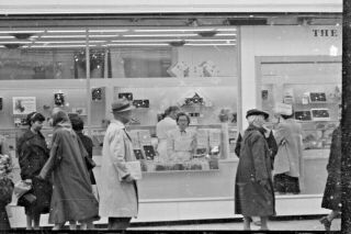 Vtg 1950s 35mm Negative Rochester Ny Pedestrians Walking By Fanny Farmer 115 - 2