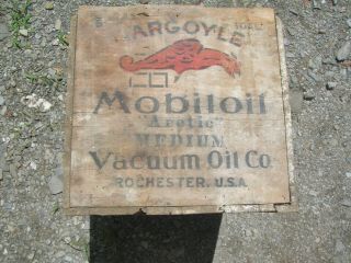 Vintage Gargoyle Mobiloil Arctic Medium Vacuum Oil Co Rochester Wood Crate Box
