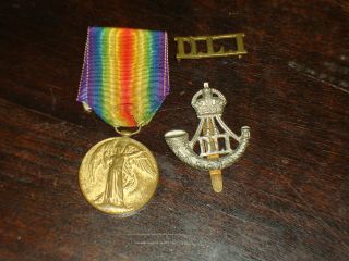 Wwi Victory Medal Pte R Dooker Durham Light Infantry With Cap & Shoulder Badge