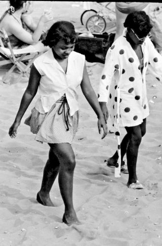 Vtg 1950s 35mm Negative Beach Scene African American Women Walking Candid 223 - 40