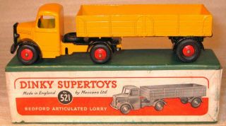 Dinky Toys No 521 Bedford Articulated Lorry 1954 - 56.  Boxed