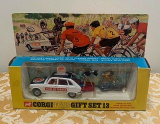Corgi Toys Gift Set No.  13 Renault R16 Tour De France Paramount Film Unit Mib