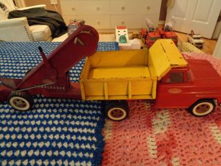 Vintage Red And Yellow Tonka (mound Minn) Dump Truck With Sandloader