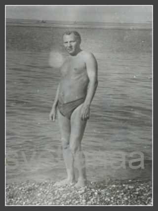 1960s Beach Sea Young Man Swimming Trunks Speedo Muscle Bulge Gay Vintage Photo