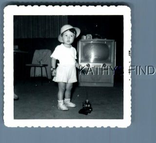 Found B&w Photo N,  9497 Little Boy In Hat By Old Tv