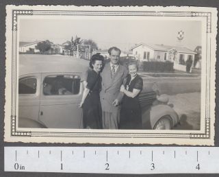 Wealthy Man With A Pretty Lady On Each Arm 1940s Vintage Snapshot Photo - C363