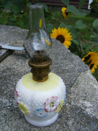 ANTIQUE MILK GLASS HANDPAINTED MINIATURE OIL LAMP WITH BURNER & Chimney 2