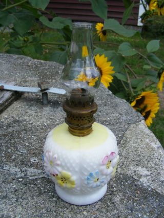 ANTIQUE MILK GLASS HANDPAINTED MINIATURE OIL LAMP WITH BURNER & Chimney 3