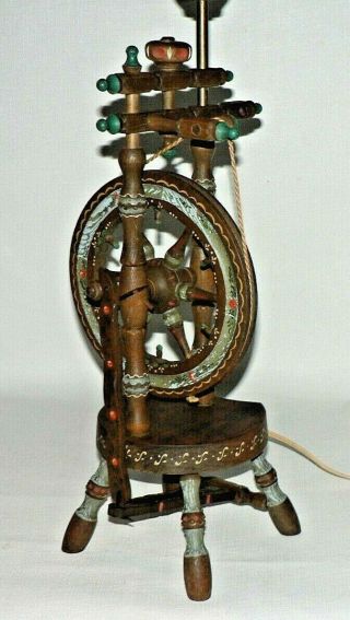 Vtg Wooden Spinning Wheel Table Lamp
