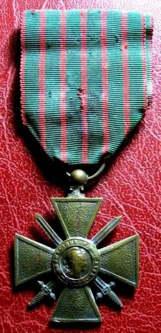 World War I 1914 - 18 French Cross Of War Medal