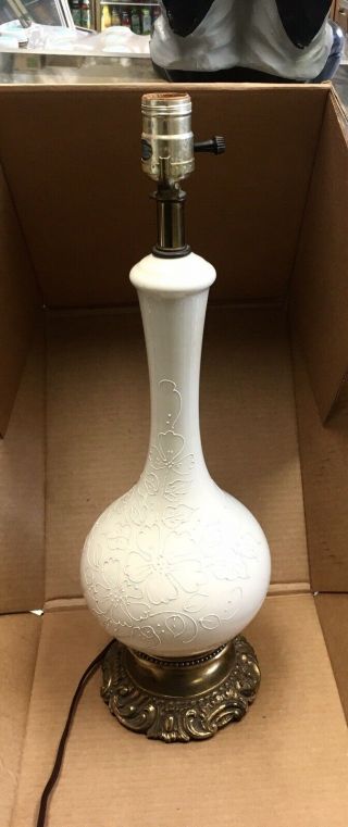 Vintage Antique Victorian Style Porcelain Floral Table Lamp