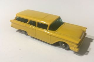 Phantom Matchbox Lesney 31 Ford Station Wagon In Rare Yellow And Green Windows.