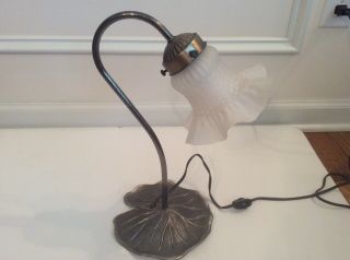 Vintage Art Deco Lily Pad Table Lamp With Gooseneck & White Ruffled Tulip Shade.