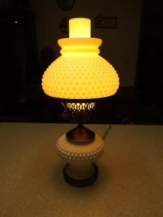 White Hobnail Milk Glass Parlor Bedroom Table Lamp Gone With The Wind Brass Base