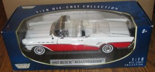 1957 Buick Roadmaster Convertible Collector Car 1:18 Red Motormax Toy Die Cast