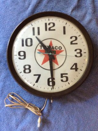 Texaco Vintage Antique Electric Wall Clock 14 1/2 ".  Minute Hand Works;
