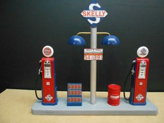 " Skelly " Gas Pump Island Display W/gas Price Sign,  1:18,  Hand Crafted,  Diorama