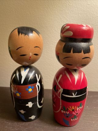 Vtg Set Of 2 Japanese Kokeshi Hand Painted Wooden Dolls 4.  5”h Made In Japan