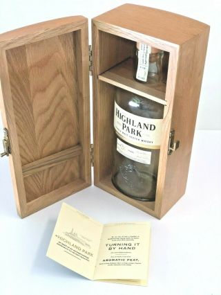Highland Park Aged 30 Years Single Malt Scotch Whisky Empty Wooden Box And Bottl