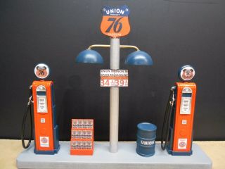 " Union 76 " Gas Pump Island Display W/gas Price Sign,  1:18,  Hand Crafted,