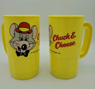 Chuck E Cheese Pizza Time Theatre Yellow Plastic Mug Logo Cup Vintage 1980 Set 2