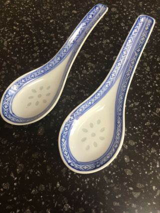 Chinese Asian Oriental Blue White Porcelain Soup Spoons Design Set Of 2