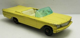 Matchbox Lesney - 1962 Pontiac Convertible 39,  Yellow W/white Interior Diecast