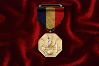 Wwii U.  S.  Navy/marine Corps Medal