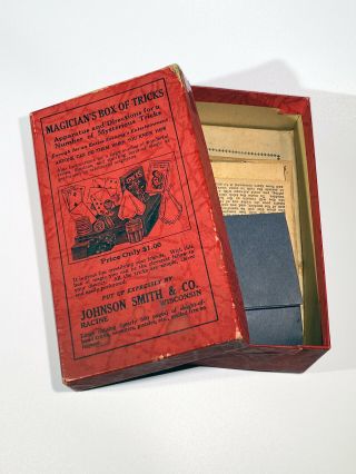 JOHNSON SMITH & CO.  MAGICIAN ' S BOX OF TRICKS (CA.  1930) / Vintage Magic Set 2