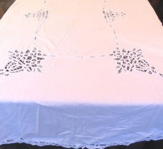 Vintage White Cotton Battenburg Lace Tablecloth In 68 X 78 " Oval