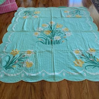 Vintage Hand Quilted Floral Quilt 74 X 86 In.