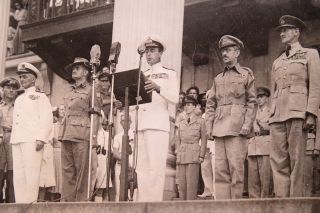 Lord Mountbatten & Officers At Japanese Surrender - Singapore 1945 Wwii Photo