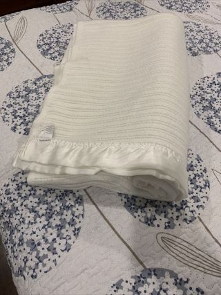 Vtg White Thermal Acrylic Waffle Weave Blanket Satin Trim Binding 88 X 69 Usa