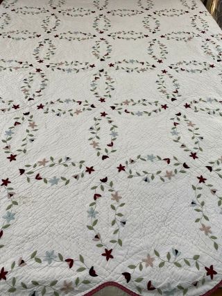 Vintage Hand Quilted Embroidered Flowers Double Wedding Ring Quilt Queen 603