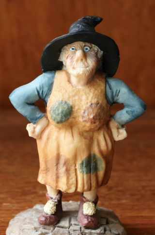 Clarecraft Terry Pratchett Discworld Figure Of Nanny Ogg Dw07