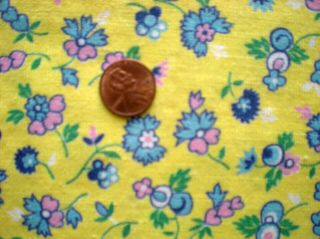 FLORAL on YELLOW Vtg FEEDSACK Quilt Sewing Doll Clothes Craft Fabric 2