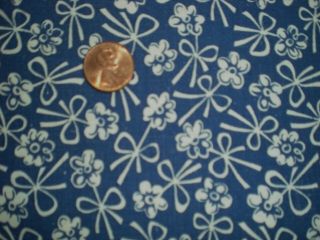 White FLOWERS & BOWS on NAVY Vtg FEEDSACK Quilt Sewing DollClothes Craft 2