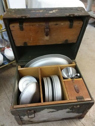 U.  S.  Army Field Officers Mess Kit Trunk With Utensils,  Dishes.  Ww2 Korean War