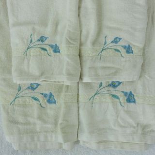 Vintage Guest Towel Bath Set of 4 Made in USA Beige with Blue Lily Embroidery 2