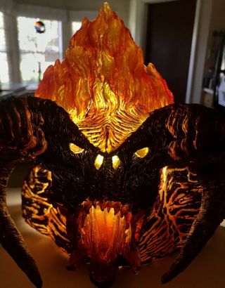 Neca Lord Of The Rings Balrog Ancient Demon Of Fire Illuminating Votive Holder