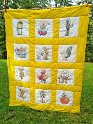Darling Vintage Hand Embroidered Nursery Rhyme Color Block Baby Or Child Quilt