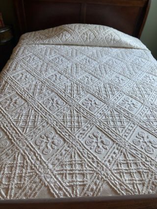 Vintage Lovely Chenille Bedspread - Snow White Color - Queen Sz -