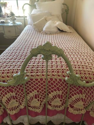 Vintage Shabby Chic Hand Crochet Bed Cover Twin Color: Natural