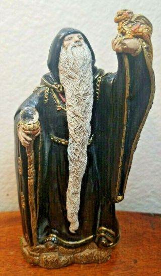 Windstone Edition Wizard Figurine W/ Swarovski Crystal Globe & Lizard Pena 86